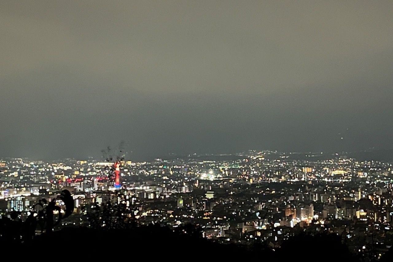【東山区】将軍塚の夜景、京都タワーの輝きが見える大人気スポット！！