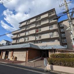 ルミエール西大路 6階・最上階!
東向き
ペット飼育可能(規約制限あり)
5年前に水回り改装済♪